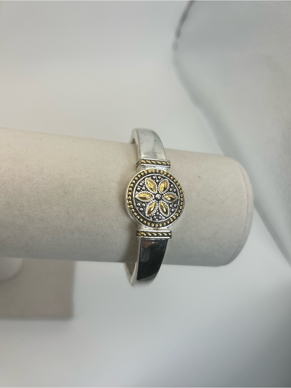 Napier Two-tone Floral Medallion Bangle Bracelet Vintage Shiny Finish Boho Chic